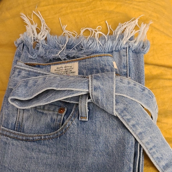 Levi's Rib Cage Jeans with Belt size 28 - Picture 4 of 10